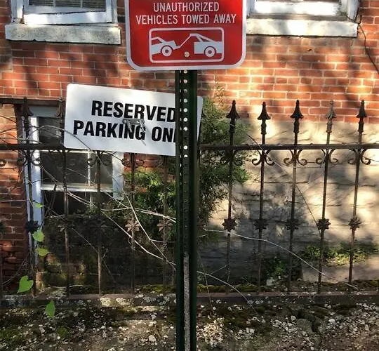 Victory #2 On Main St W/reserved Parking Apartment *